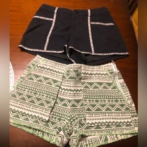 2 Pair of Textured Stylish Black and Green Patterned Women's Shorts S